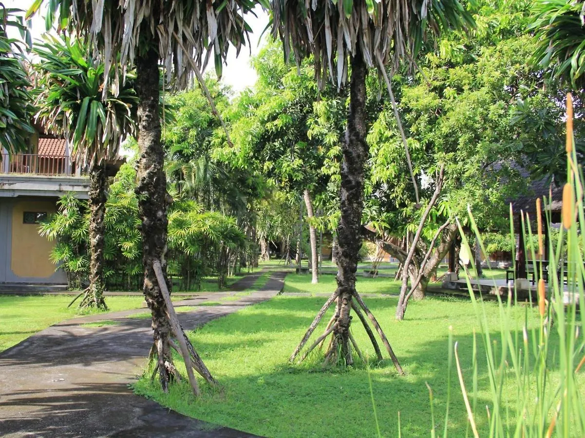Suji Bungalow Kuta Lombok 2*,