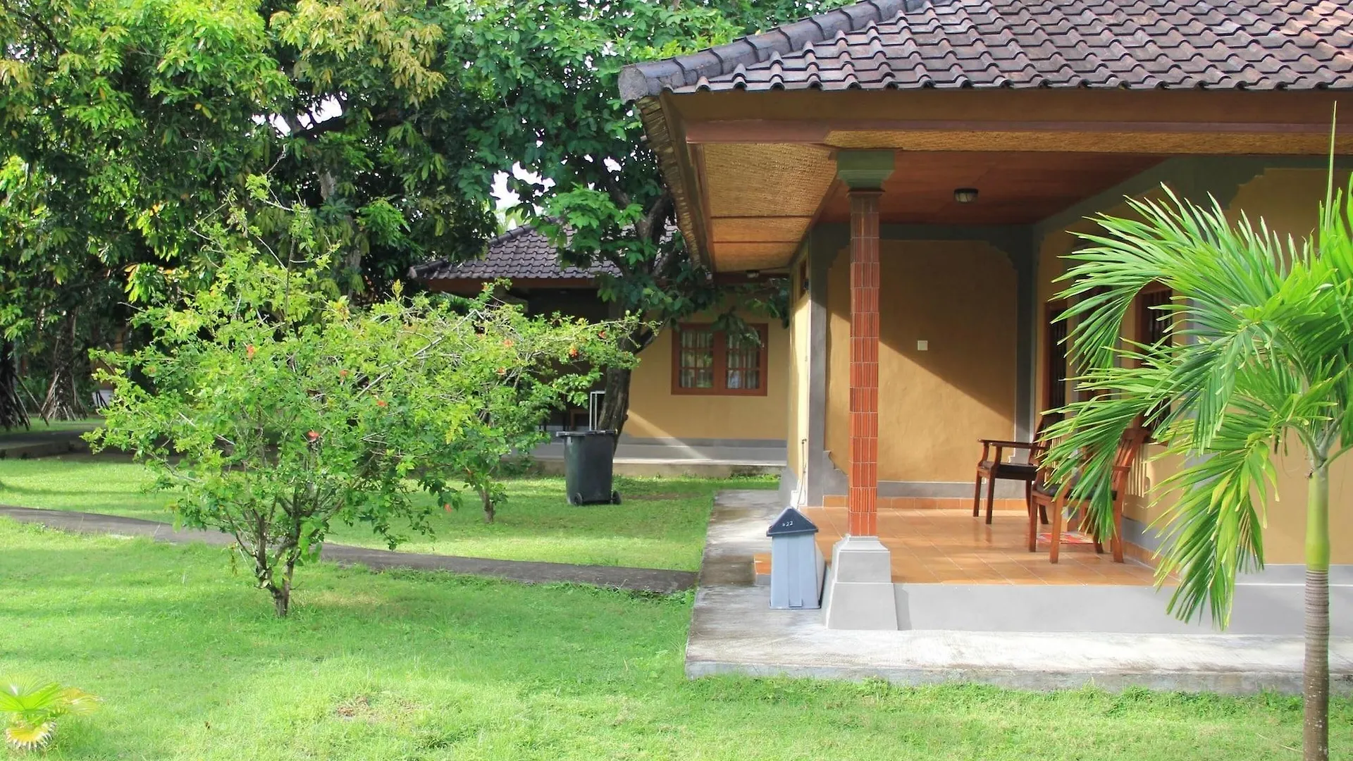 Suji Bungalow Hotel Kuta  Guest house Kuta (Bali)
