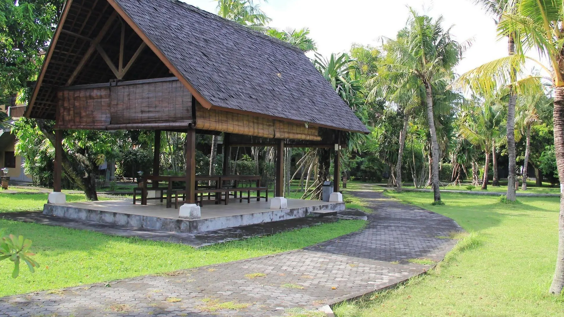 Suji Bungalow Kuta Lombok Maison d'hôtes