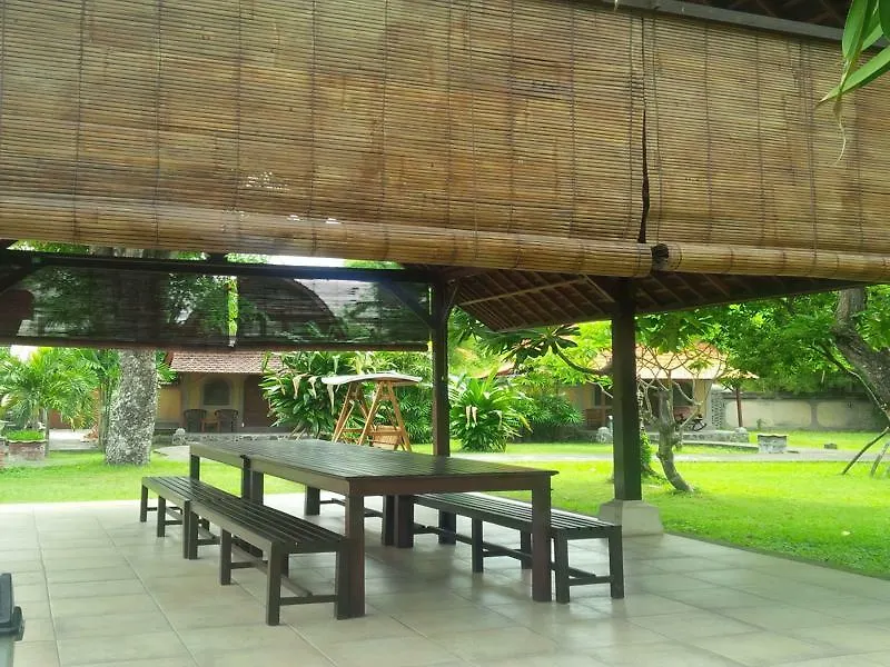 Suji Bungalow Kuta Lombok Maison d'hôtes