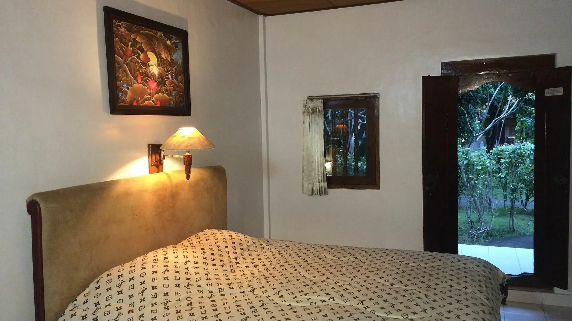 Suji Bungalow Kuta Lombok Maison d'hôtes